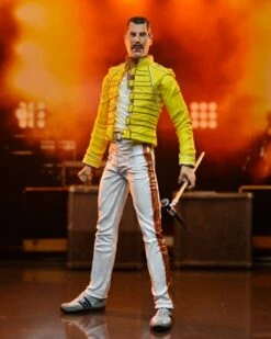 NECA QUEEN - Freddy Mercury 'Veste Jaune' - Figurine 18cm -Figurines Mania Soldes Magasin FIGNECA42066 4